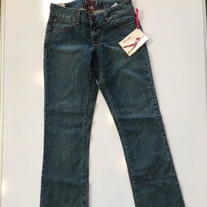 Wrangler Jean Mae low rise boot cut jeans 5/6 x 34